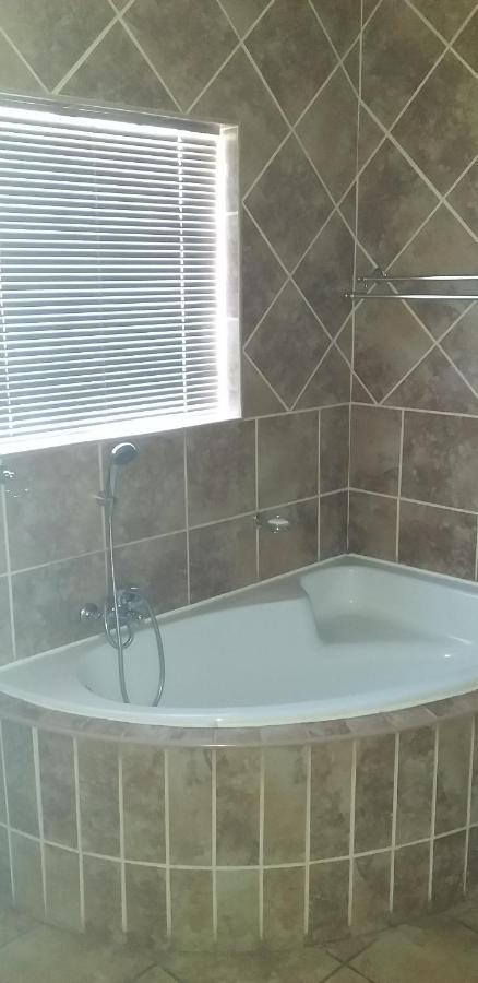 B&B 464 On 22Nd Ave Pretoria-Noord 外观 照片